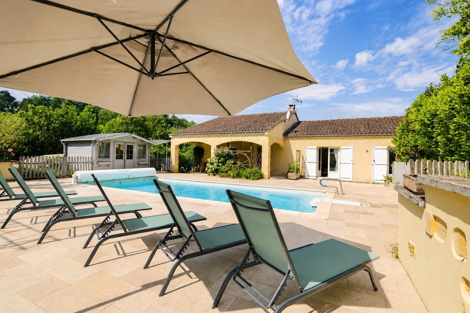 Maison de vacances avec piscine privée et parasol, Villa Christal à Sarlat